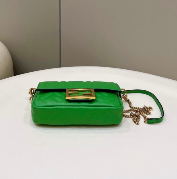 Fendi Baguette Bag 19cm Green - Image 2