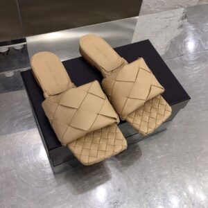 Bottega Veneta Lido Flat Square Toe Sandals Lambskin Leather Spring/Summer 2020 Collection, Beige