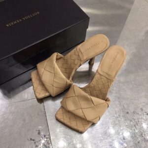 Bottega Veneta Lido Flat Square Toe Heels Lambskin Leather Spring/Summer Collection, Beige