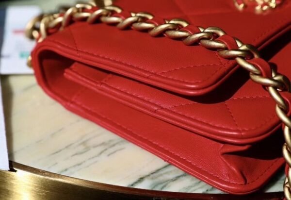 Chanel 19 WOC Flap Bag 20cm Goatskin Leather Spring/Summer Act 1 Collection, Red - Image 6