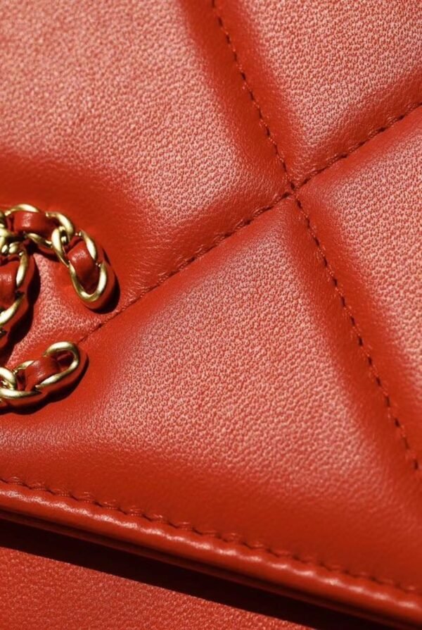 Chanel 19 WOC Flap Bag 20cm Goatskin Leather Spring/Summer Act 1 Collection, Red - Image 8