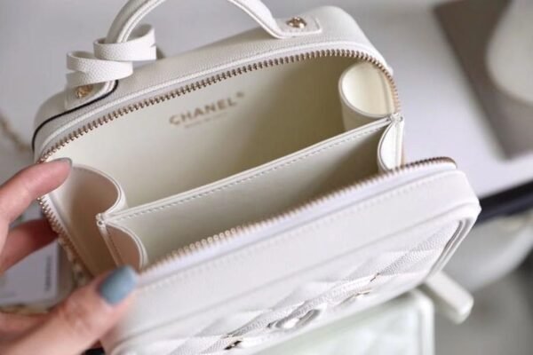 Chanel Vanity Case Bag 17cm Caviar Leather Gold Hardware Spring/Summer Collection White - Image 9