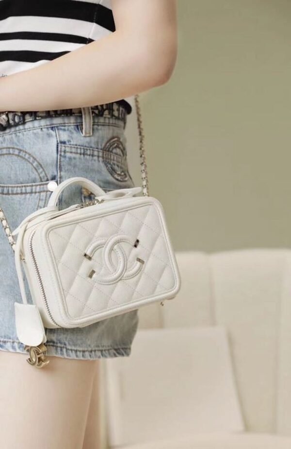 Chanel Vanity Case Bag 17cm Caviar Leather Gold Hardware Spring/Summer Collection White - Image 12