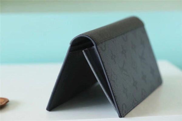 Louis Vuitton Brazza Wallet 19cm - Image 8