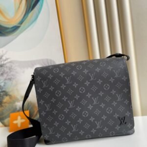 Louis Vuitton N41039 District MM 31cm