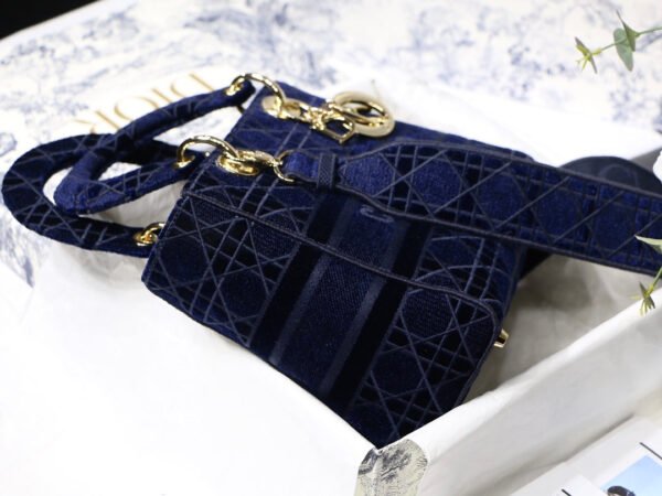 Christian Dior Blue Handle Bag 24cm - Image 2