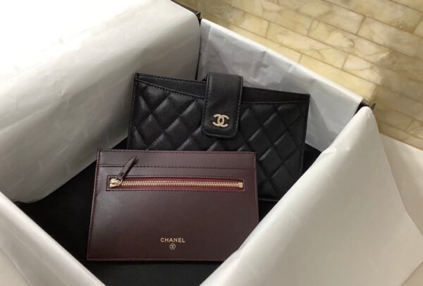 CO-CO Chanel Clutch With Gold Hardware 19cm - Image 2