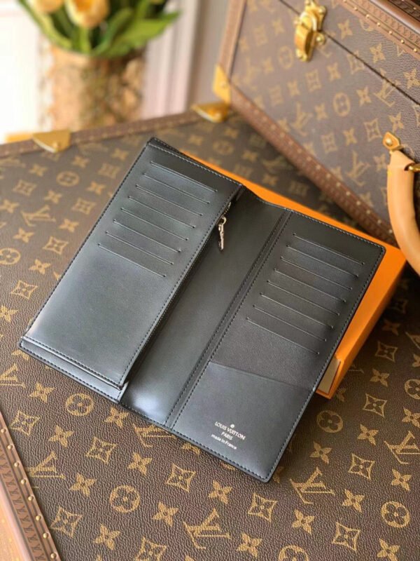 Louis Vuitton Damier Wallet 10cm Green - Image 4