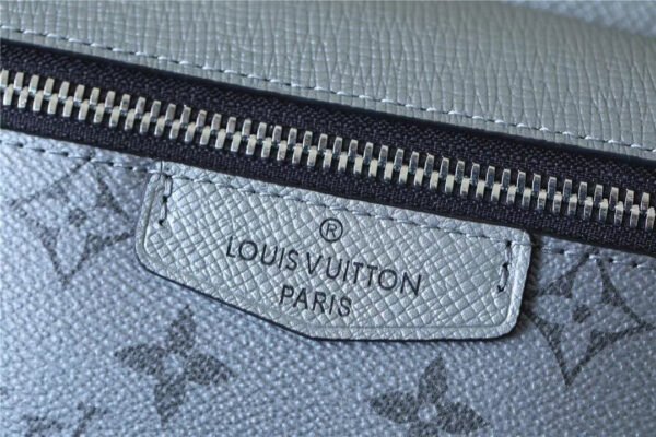 Louis Vuitton Outdoor Sling Bag 15cm - Image 7