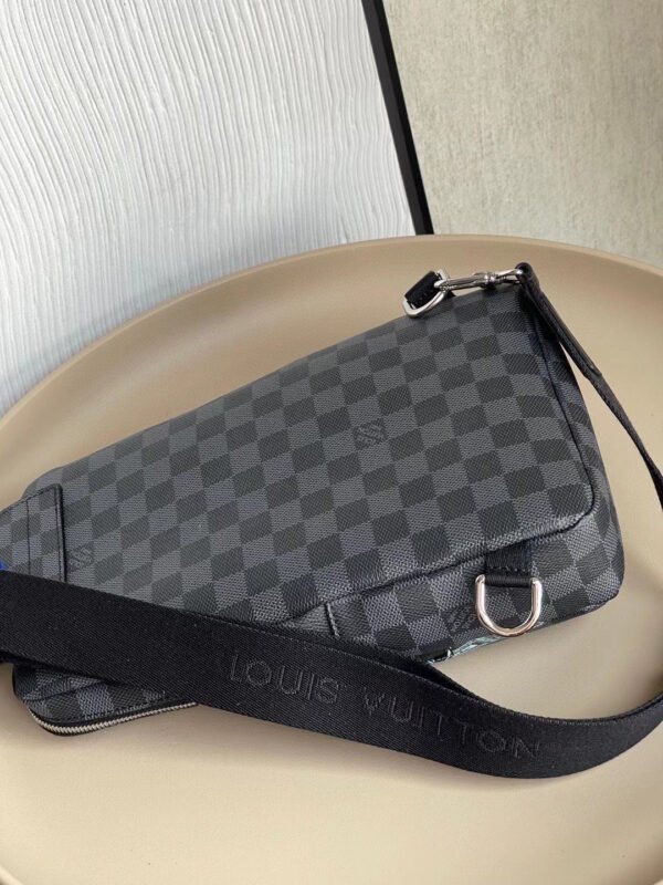 Louis Vuitton Avenue Sling Bag 31cm - Image 5