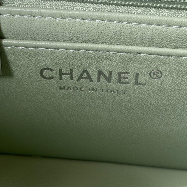 Chanel Mini Classic Flapbag 20cm - Image 2