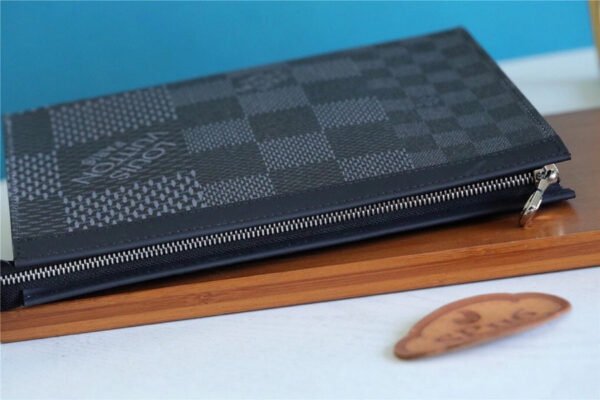 Louis Vuitton Pochette Voyage MM Damier Graphite 3D Canvas Grey For Men, Men’s Travel Accessories 27cm LV N60444 - Image 7