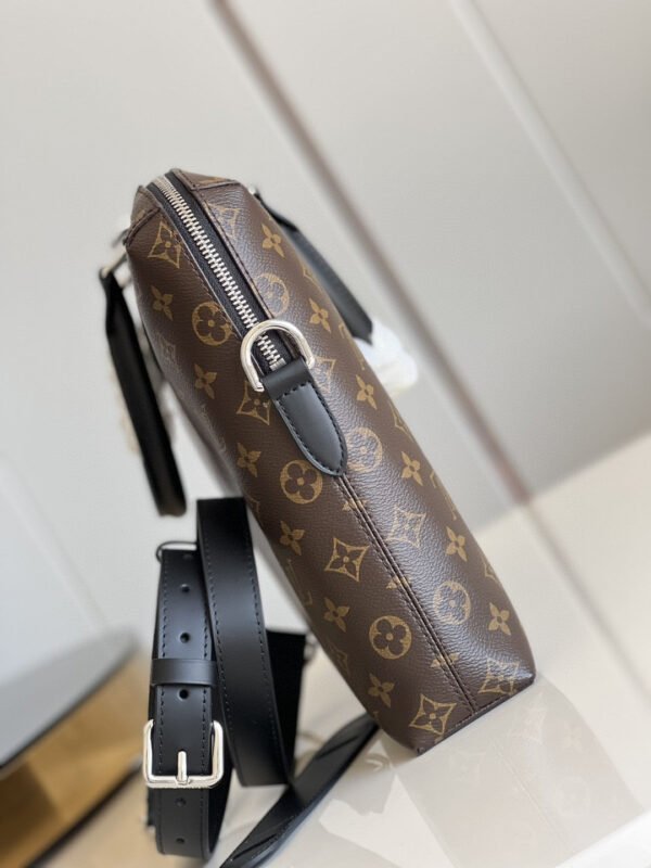 Louis Vuitton Porte Documents Jour Monogram 37cm - Image 7