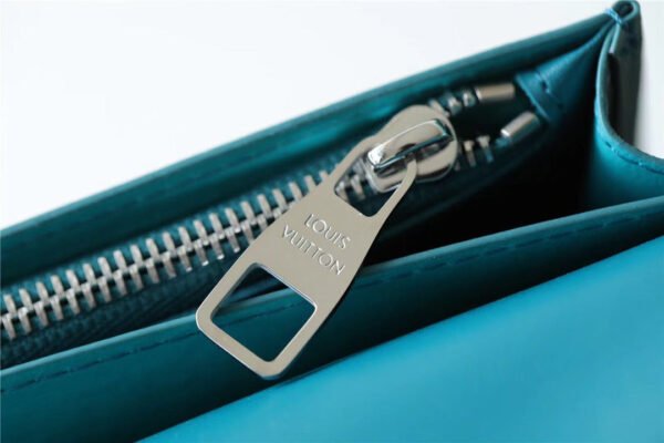 Louis Vuitton Brazza Wallet 19cm - Image 9