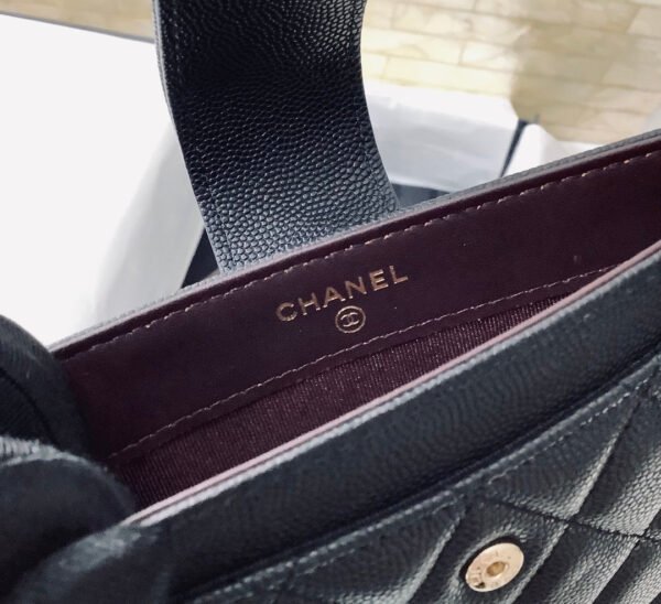 CO-CO Chanel Clutch With Gold Hardware 19cm - Image 5