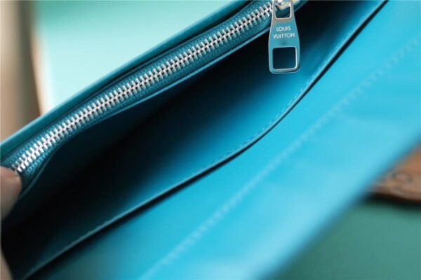 Louis Vuitton Brazza Wallet 19cm - Image 8