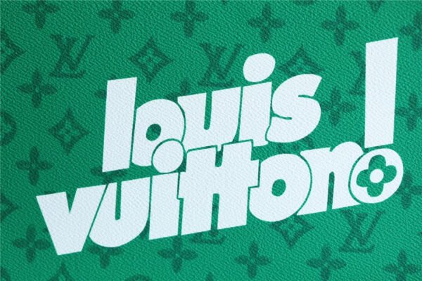 Louis Vuitton Pochette Voyage MM Vintage Monogram Canvas Green By Virgil Abloh For Fall-Winter, Men’s Travel Accessories 27cm LV M80803 - Image 9