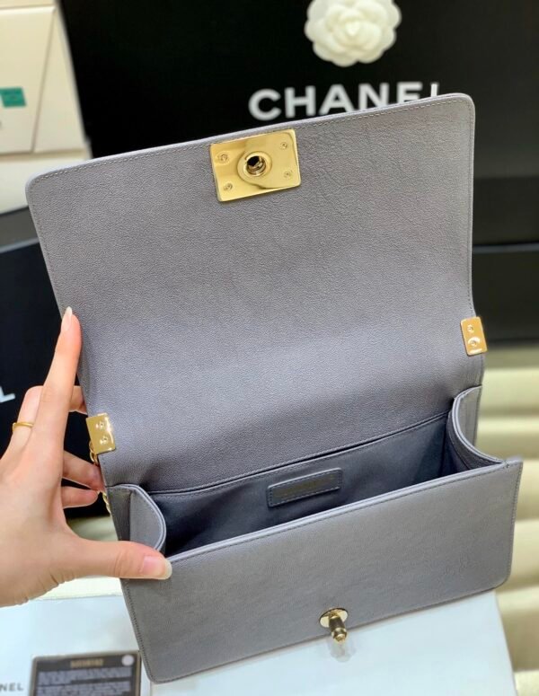 Chanel Classic Flapbag Gold Hardware 25cm - Image 2