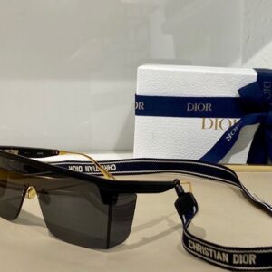 Dior Club M1U