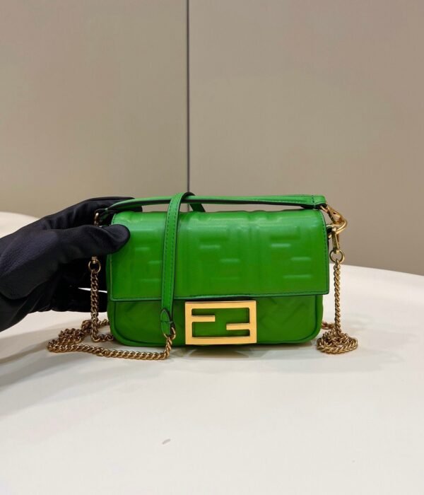 Fendi Baguette Bag 19cm Green