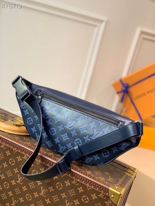 Louis Vuitton Discovery Bag 20cm Monogram Seal Cowhide Canvas Spring/Summer Collection M45729, Navy Blue - Image 2