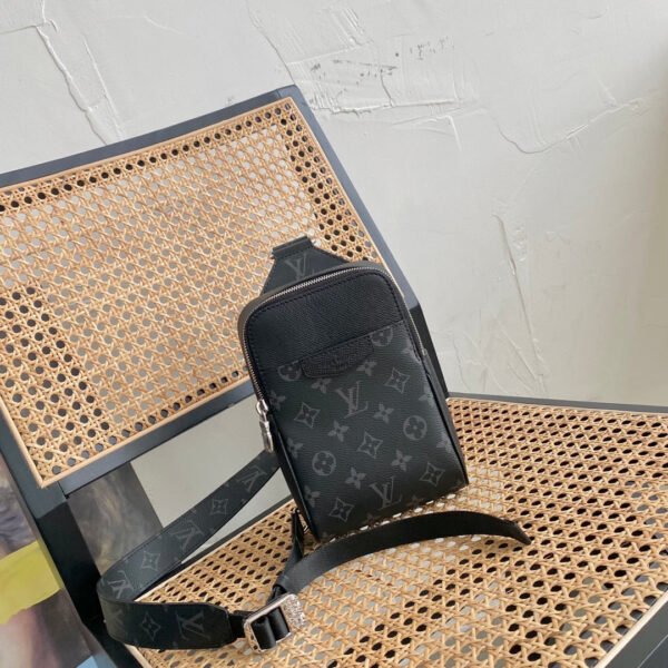 Louis Vuitton Outdoor Sling Bag 21cm - Image 2