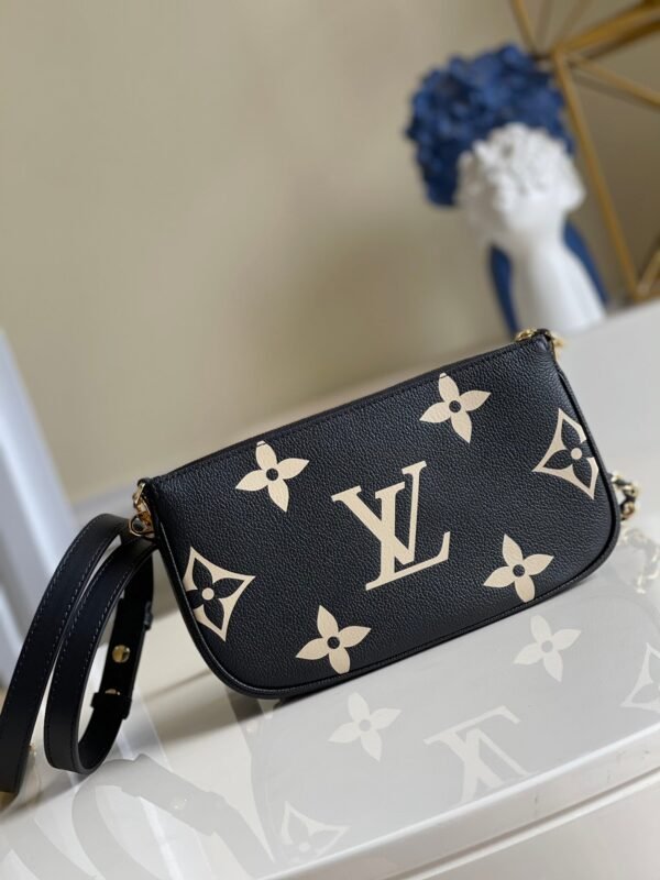 Louis Vuitton Multi Pochette Crossbody Bags 24cm Black