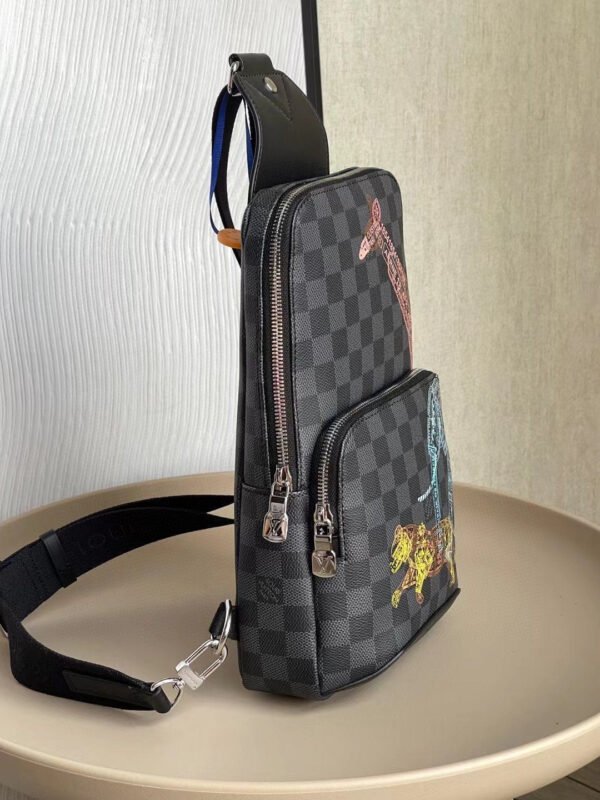 Louis Vuitton Avenue Sling Bag 31cm - Image 2