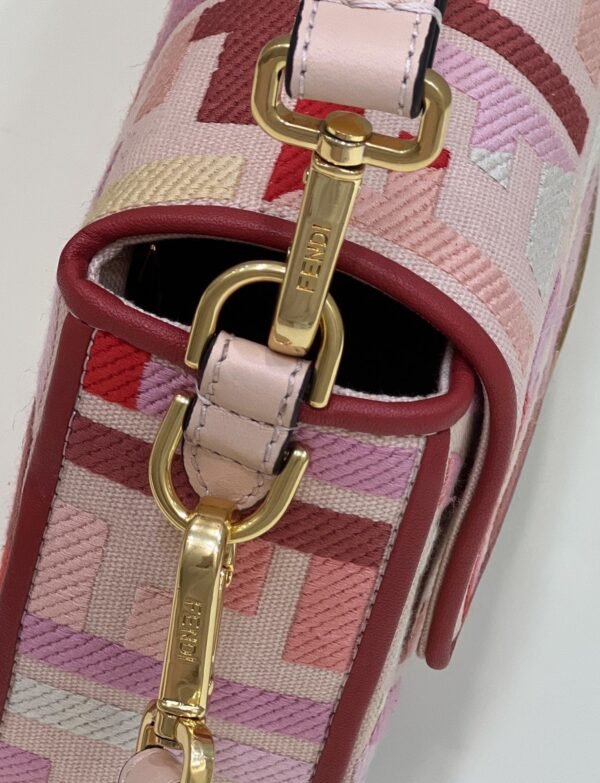 Fendi Baguette Midi 27cm Pink - Image 5