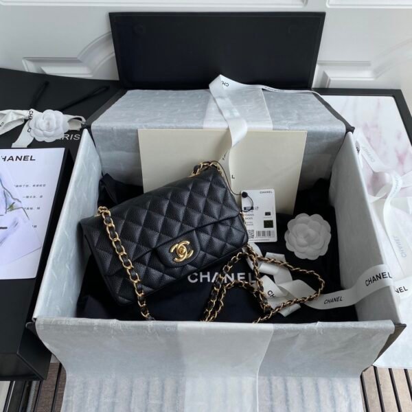 Chanel Mini Classic Flapbag 20cm Black