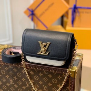 Louis Vuitton Lock Me Tender Bag 20cm Grained Calfskin Leather Spring/Summer Collection M58555, Black
