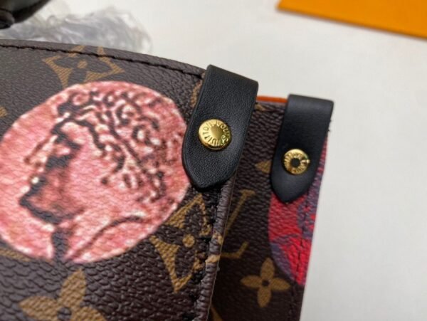 Louis Vuitton x Fornasetti Onthego MM Monogram Cameo 35Cm - Image 7