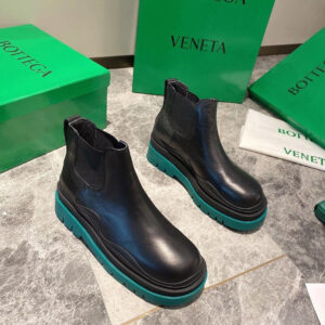 Bottega Veneta Flat Triple-Sole Leather Booties Calfskin Leather Fall/Winter Collection, Black/Green