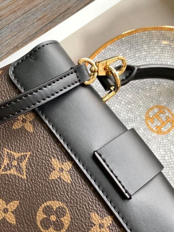 Louis Vuitton Locky BB Monogram Canvas 20cm - Image 6