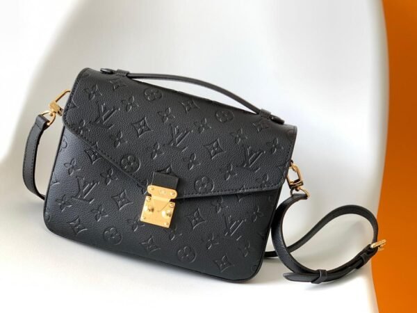 Louis Vuitton Pochette Métis Handbag M41487 29cm Black