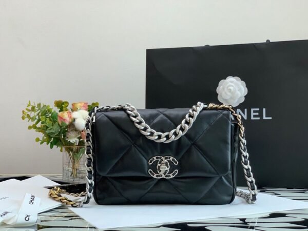 Chanel Flap Bag Classic 26cm Black - Image 9