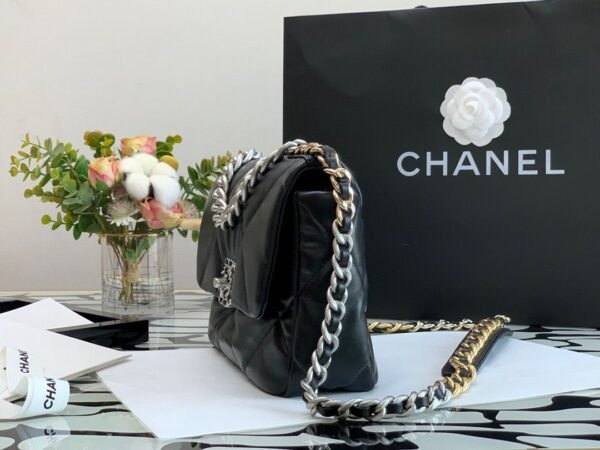 Chanel Flap Bag Classic 26cm Black - Image 4