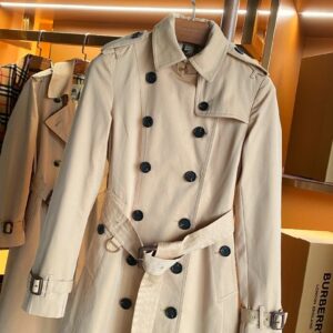 Burberry The Mid-length Kensington Heritage Trench Coat