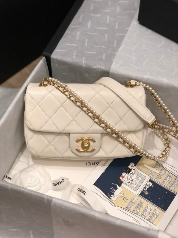 Chanel Mini Flapbag 20cm White