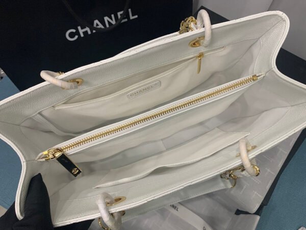 Chanel Tote Bag Spring Collection Gold Hardware 33cm White - Image 3