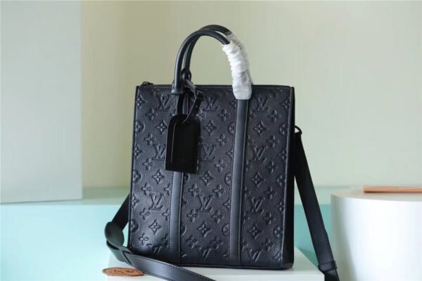 Louis Vuitton Sac Plat Cross 29cm Black