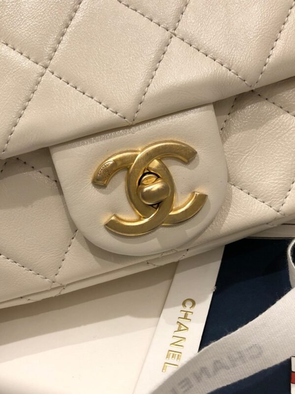 Chanel Mini Flapbag 20cm White - Image 3