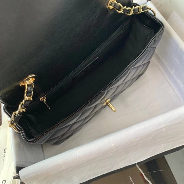 Chanel Classic Flapbag Gold Hardware 23cm Black - Image 4