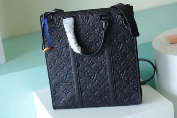 Louis Vuitton Sac Plat Cross 29cm Black - Image 3