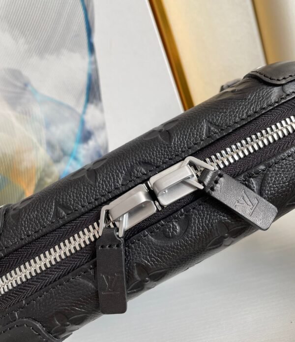 Louis Vuitton M45579 Horizon Clutch 21cm Full Black - Image 6