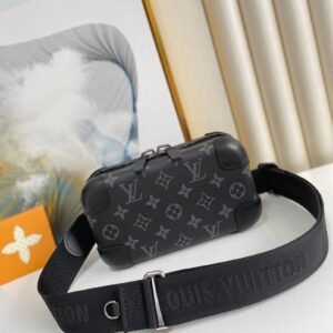 Louis Vuitton M45579 Horizon Clutch 21cm