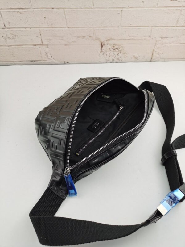 Fendi Belt Bag 18cm Black - Image 3