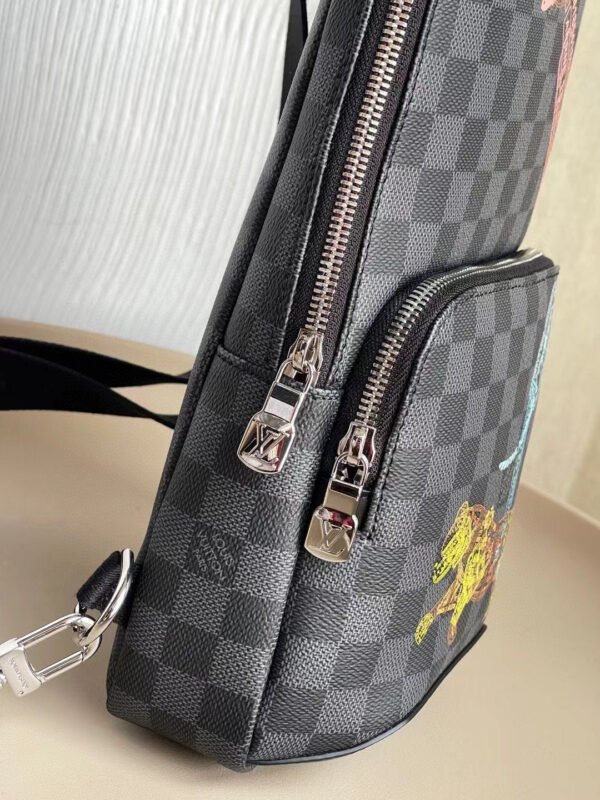 Louis Vuitton Avenue Sling Bag 31cm - Image 3