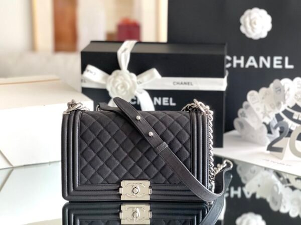 Chanel Medium Classic Flapbag 25cm Black