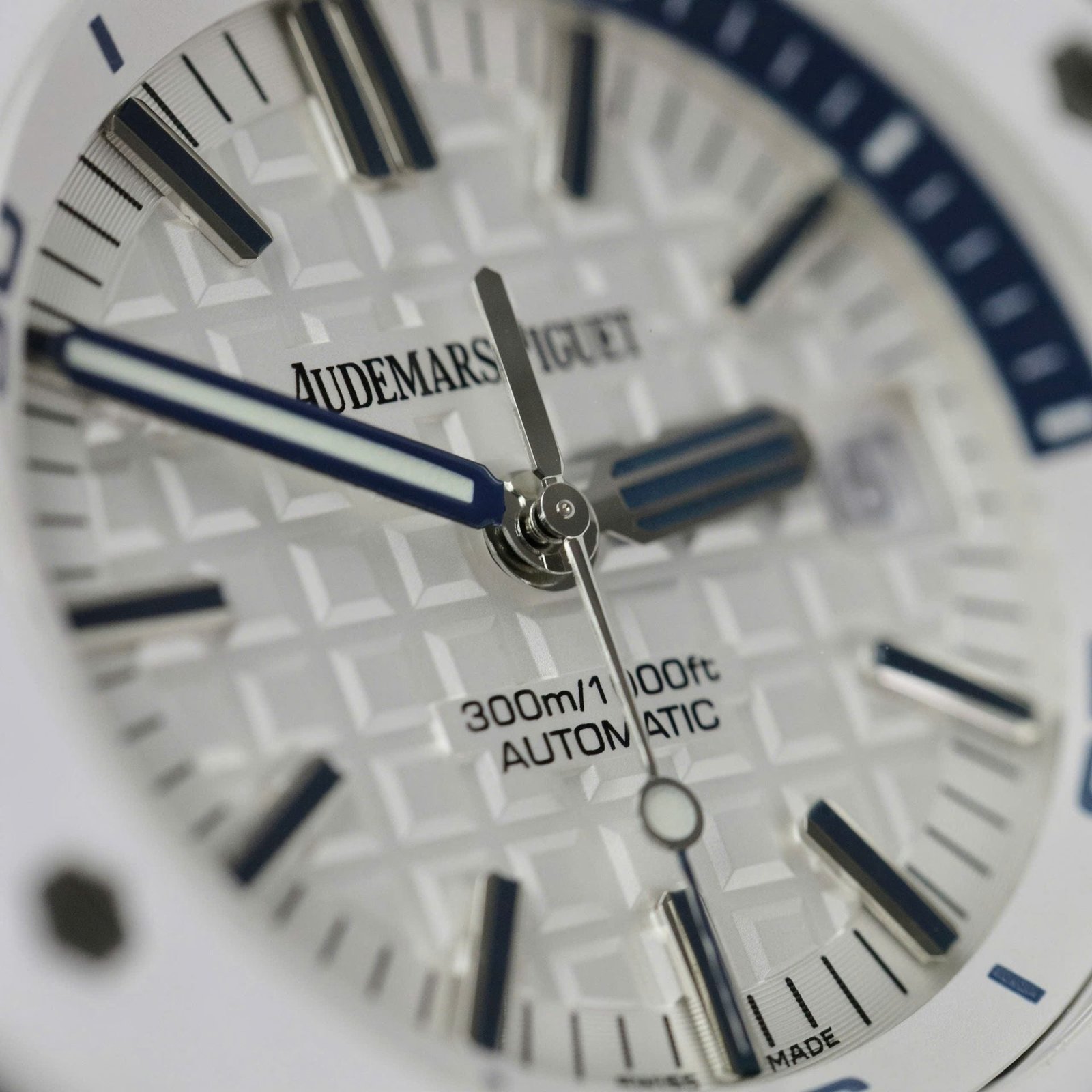 Audemars Piguet Royal Oak Offshore 15707CB White Ceramic Watch 42mm - Image 4